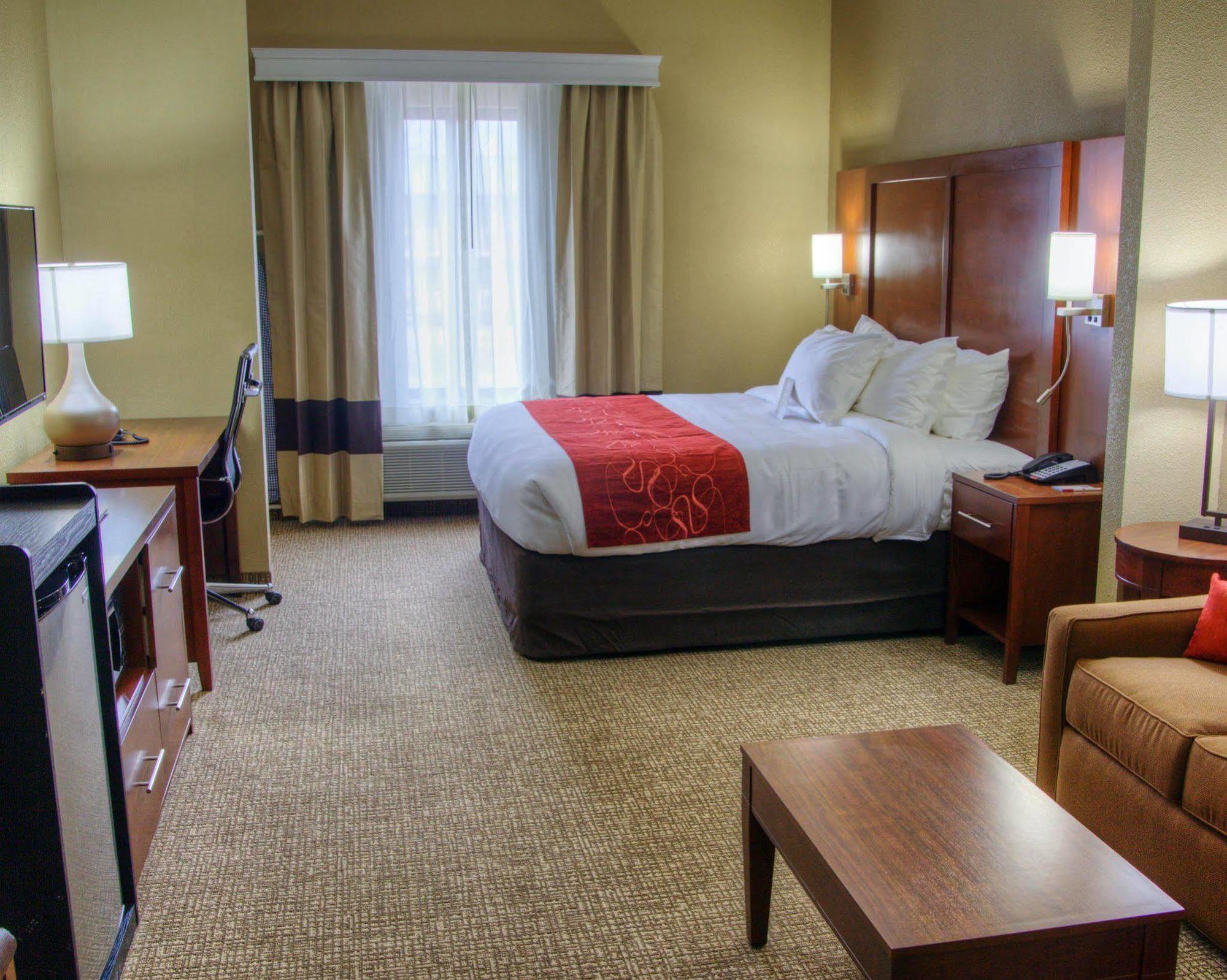 Comfort Suites Plymouth Near Us-30 Exterior foto